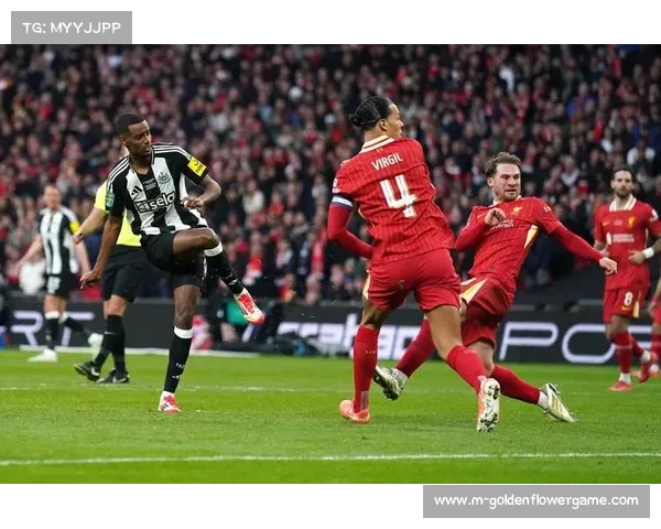 纽卡斯尔前锋伊萨克罢训施压转会利物浦 经纪人承诺强行离队